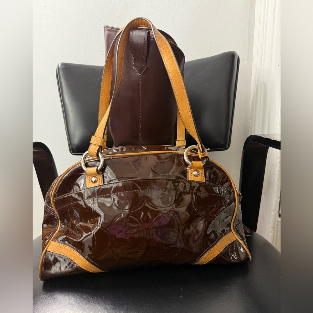Coach patent leather Brown shoulder bag - Picture 5 of 10